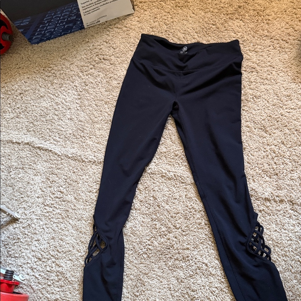GAIAM Black Yoga Leggings with Subtle Logo